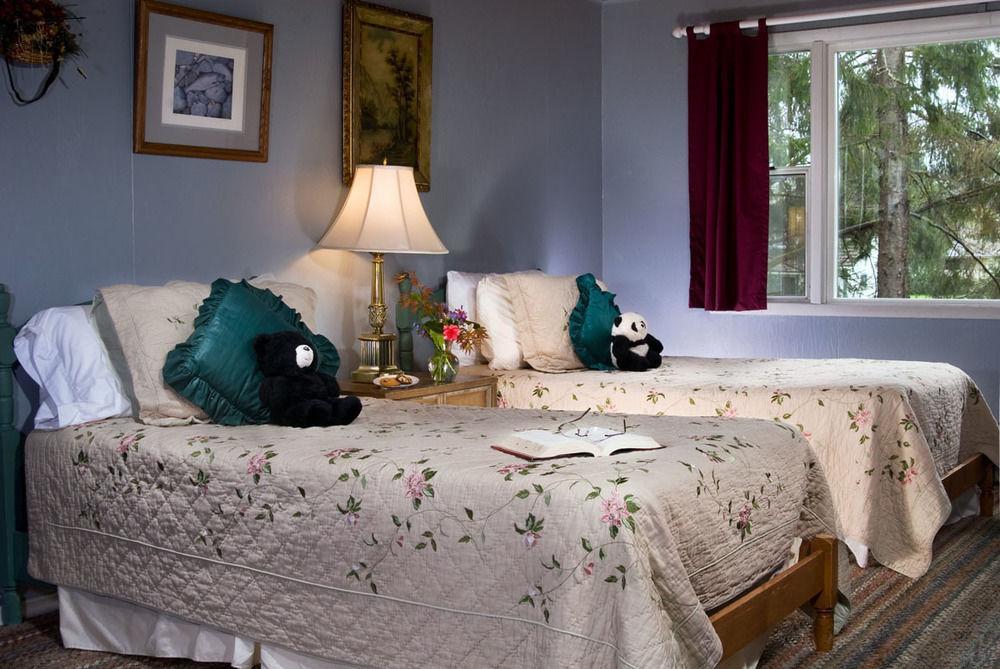 Miller Tree Inn Forks Bagian luar foto