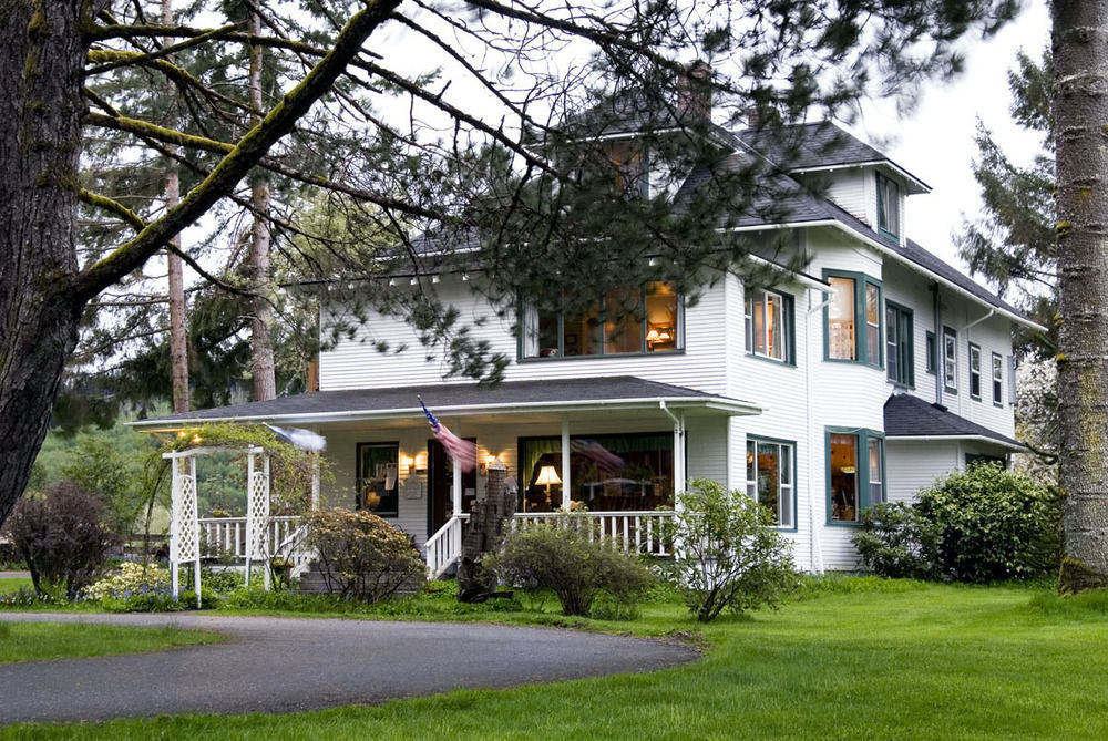 Miller Tree Inn Forks Bagian luar foto